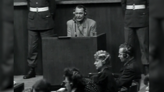 Archívna snímka z procesu s vojnovými zločincami v Norimbergu.